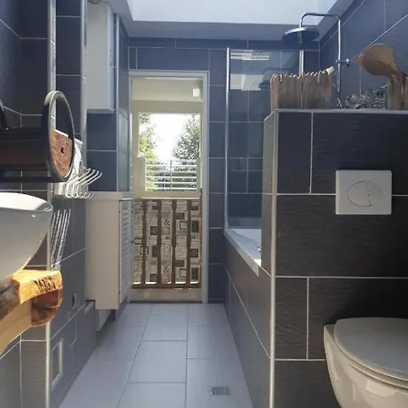 Waterland Apartment *